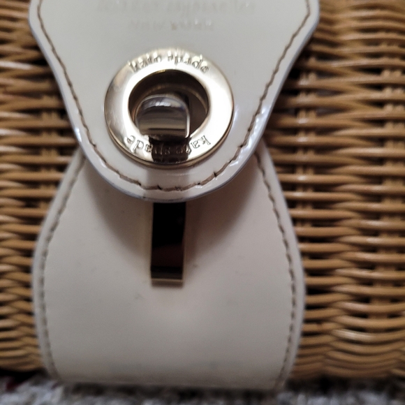 Kate Spade Vintage Wicker & Cream Patent Leather Clutch / Lock Closure